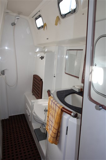 Beneteau OCEANIS 42 CC 6