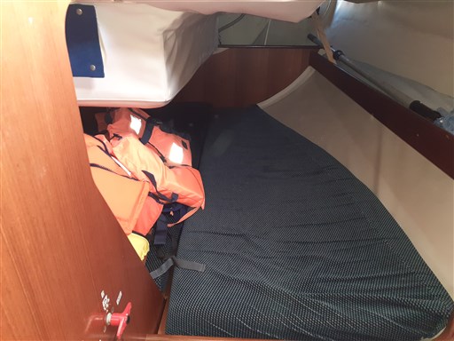 Beneteau FIRST 285 22