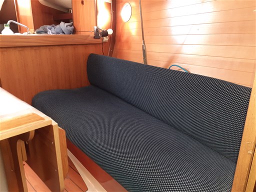 Beneteau FIRST 285 13