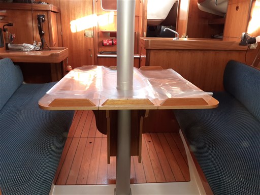 Beneteau FIRST 285 14