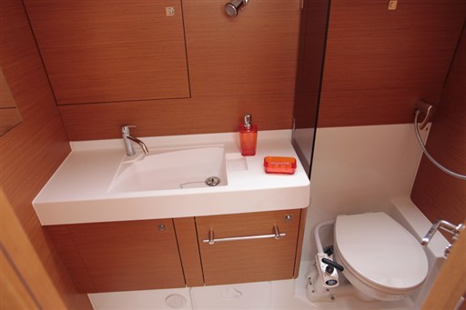 boat-509_interieur_20110711093101