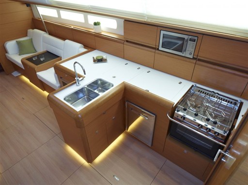 boat-509_interieur_20110823142459