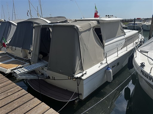 Chris Craft 31 Commander