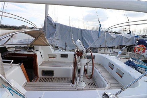 HYLAS 4