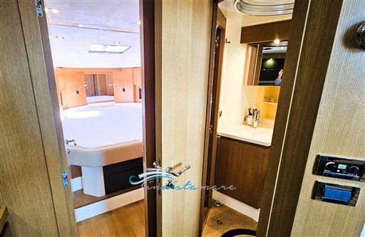 Atlantis 44 ingresso camera-bagno