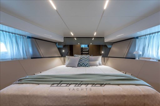 {I} VIP Cabin