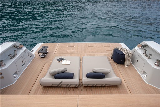 {E} Stern