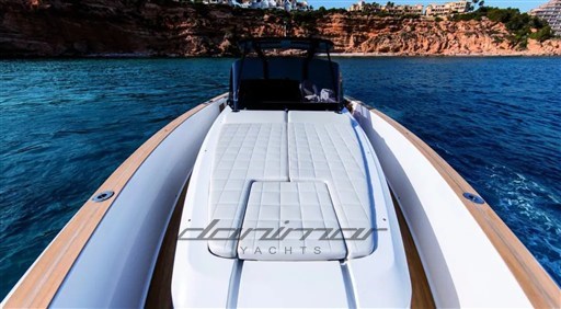 {E} Bow Sundeck