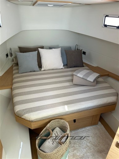 {I} Double Bed