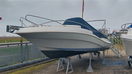 Quicksilver Commander 635 W.a.