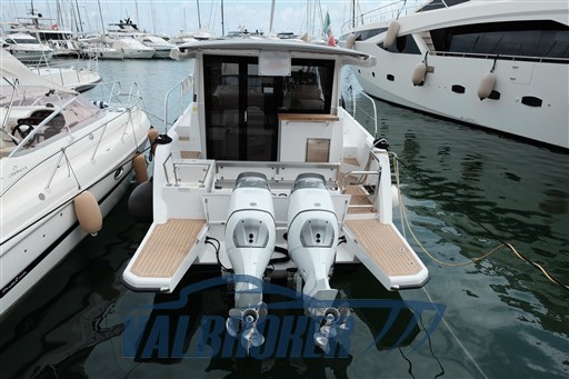 sealine 335 2021 foto giugno 2024 (3)