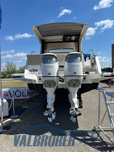 Sealine c335v verbella boat show (5)
