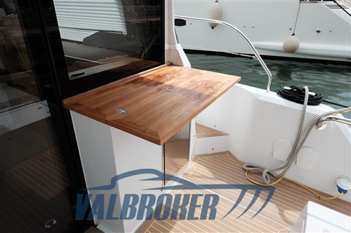 sealine 335 2021 foto giugno 2024 (17)