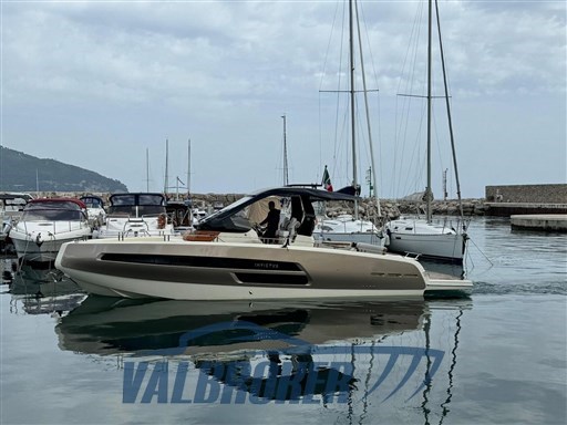 Invictus 370 2024 (4)
