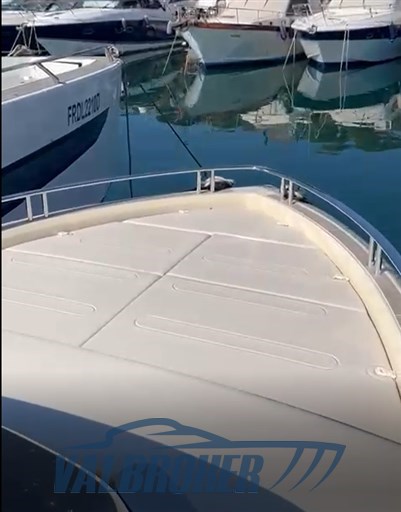Prua invictus 370