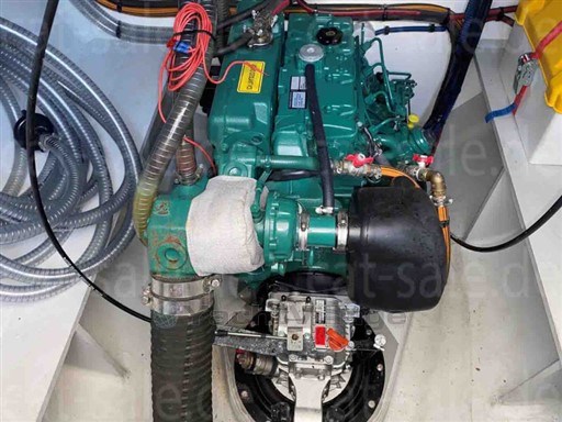 a1r21t8rou.jpg