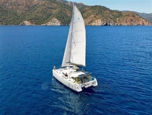 Lagoon 450 F