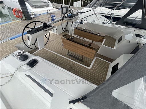 affv9cjinn.jpg