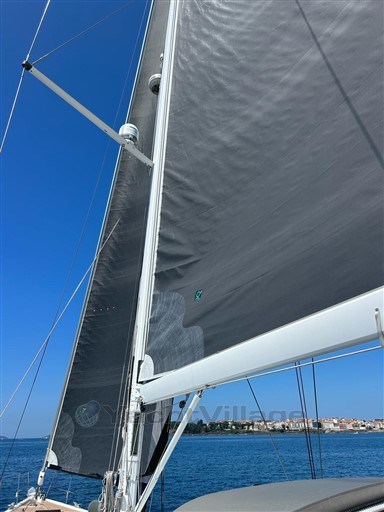 1dv8do63e9.jpg
