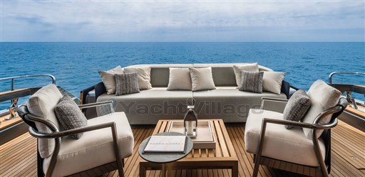 IMMAGINE DI REPERTORIO DIVANO POPPA