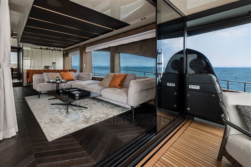 IMMAGINE DI REPERTORIO INGRESSO SALONE POZZETTO