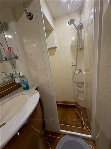 Ferretti 680 - 2002 (9).jpeg