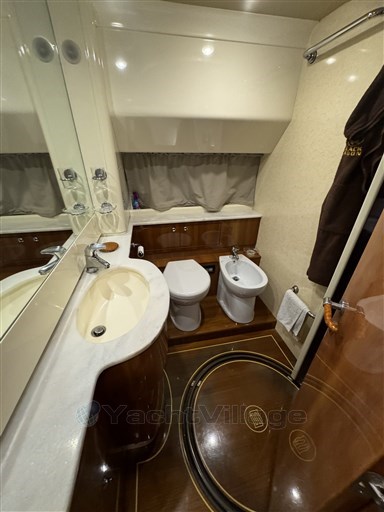 Ferretti 680 - 2002 (4).jpeg