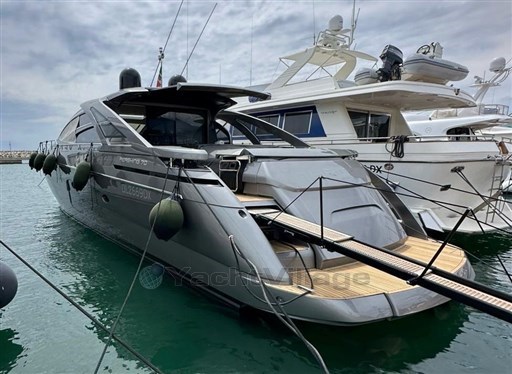 Pershing 70