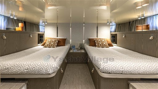 f7247_b7awj_tt460-interior-2.jpg