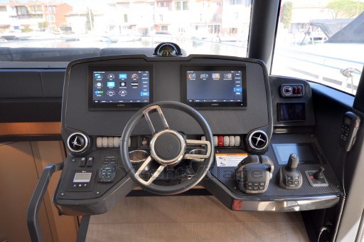 00614_xg0qz_absolute_navetta_52_12_.jpg