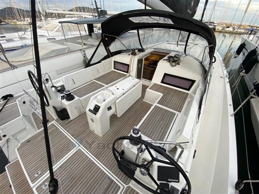 0accf_hyt7w_6_sun_odyssey_490.jpg