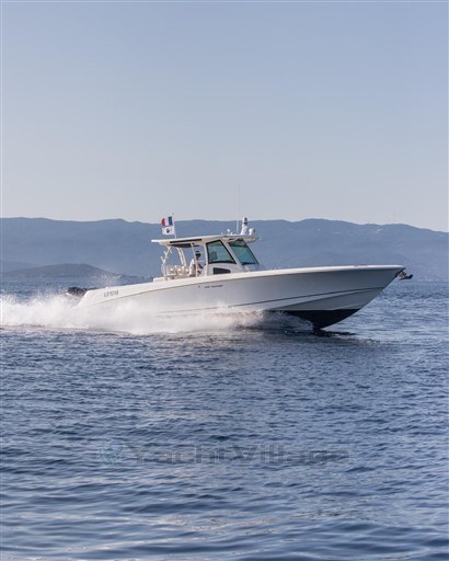 Boston Whaler 370 Outrage