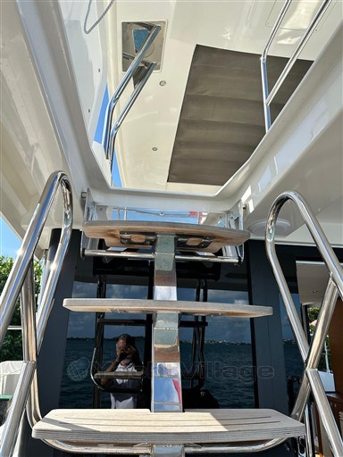 7b76f_6983b_2023-beneteau-swift-trawler-48-power-9719548-20250318123001314-1_xlarge.jpg