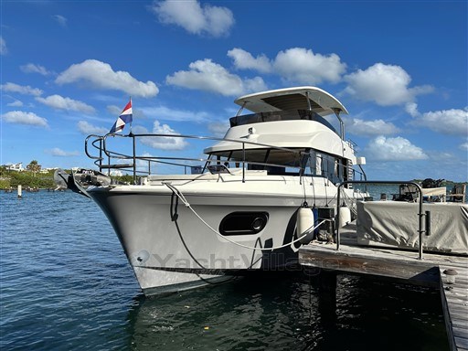 f2ca7_555c8_2023-beneteau-swift-trawler-48-power-9719548-20250318122342455-1_xlarge.jpg