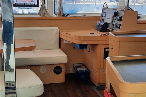 ea03b_e11de_2016-lagoon-42-sail-9722593-20250320110020224-1_xlarge.jpg