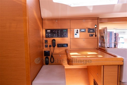 Jeanneau_Yachts_51_6_van_48.jpg
