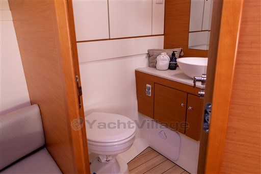 Jeanneau_Yachts_51_28_van_48.jpg