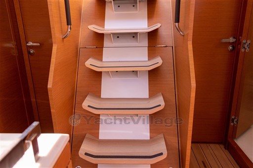 Jeanneau_Yachts_51_33_van_48.jpg