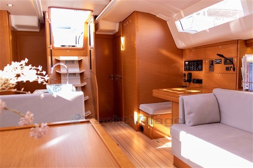 Jeanneau_Yachts_51_11_van_48.jpg