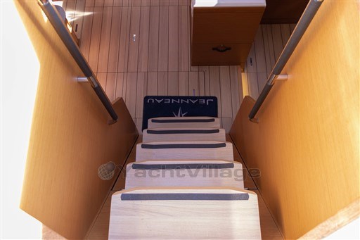 Jeanneau_Yachts_51_1_van_48.jpg