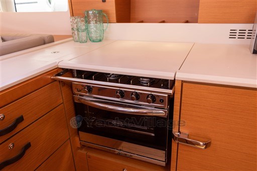 Jeanneau_Yachts_51_23_van_48.jpg