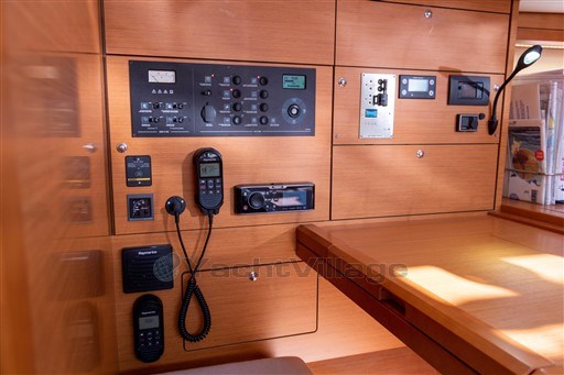 Jeanneau_Yachts_51_7_van_48.jpg