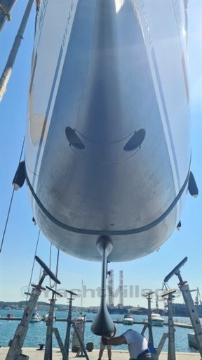 bq95bav5li.jpg