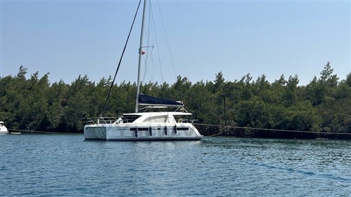 Robertson & Caine Leopard 40