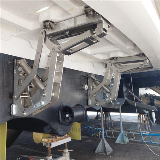AZIMUT YACHTS - MAGELLANO 66 - exteriors