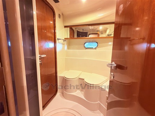 Ferretti 165-33-bagno ospiti