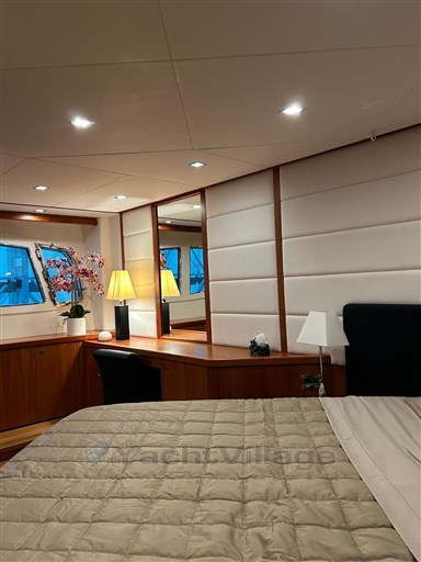 Sunseeker Manhattan 70 Armatoriale a centro barca