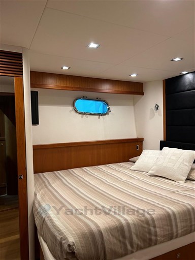 Sunseeker Manhattan 70 Cabina ospiti con letti uniti