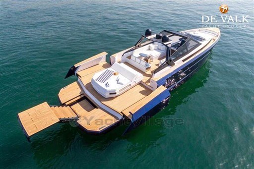 Evo Yachts Evo R6