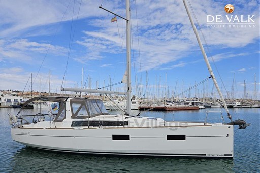Beneteau Oceanis 38